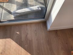 Wykończenie paneli przy drzwiach balkonowych